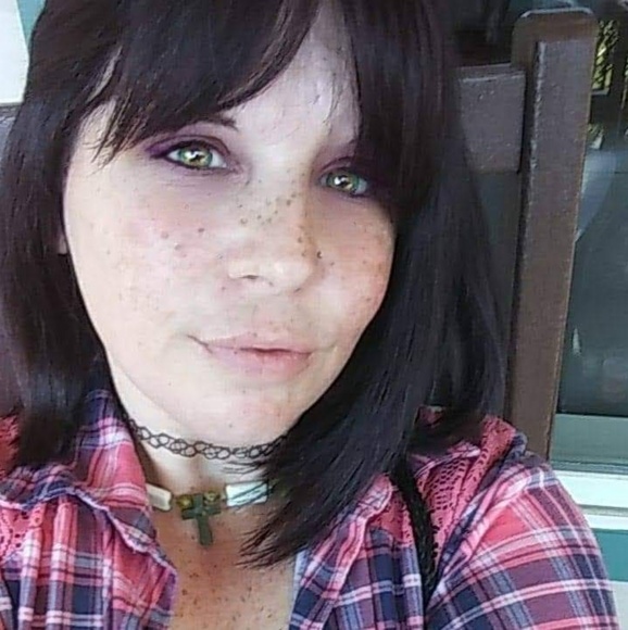 Meet your Posher, Dawn - Picture 2 of 2